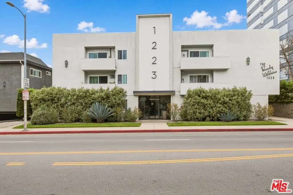 1223 S Bundy Drive 306, Los Angeles, CA — listing photo 1