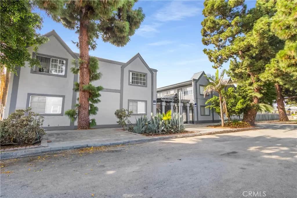 2500 2506 E Spaulding Street, Long Beach, CA — listing photo 1