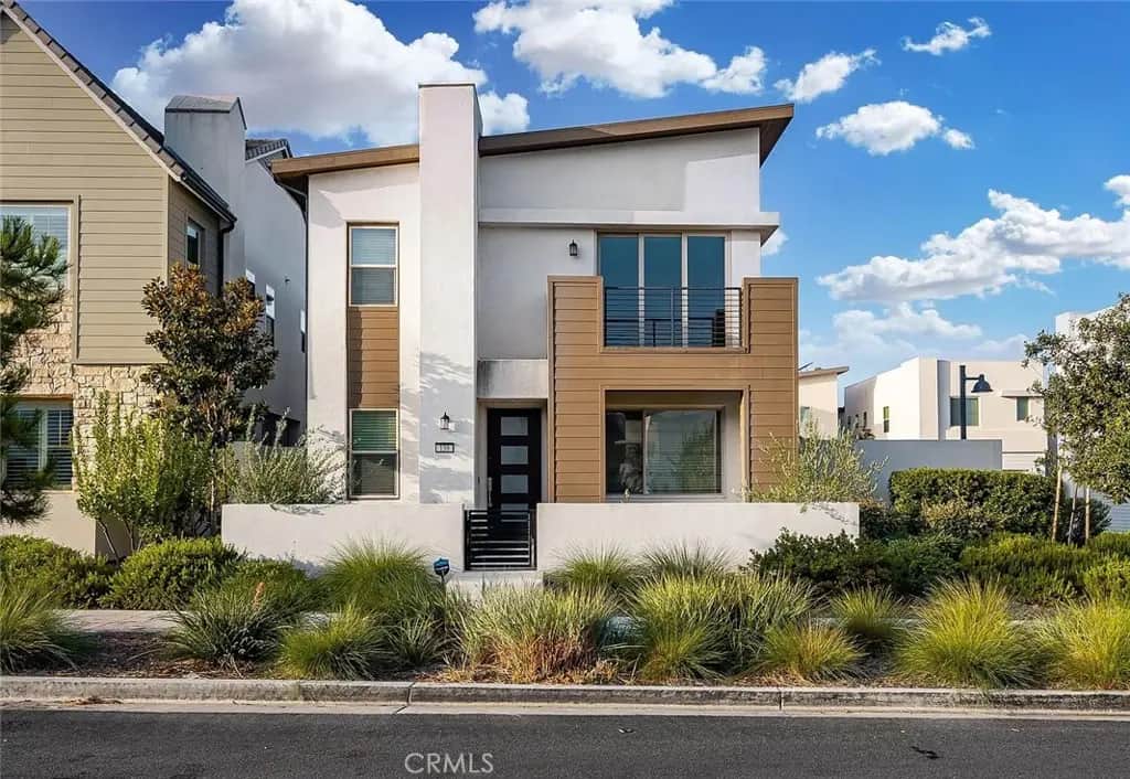 150 Scale, Irvine, CA — listing photo 1
