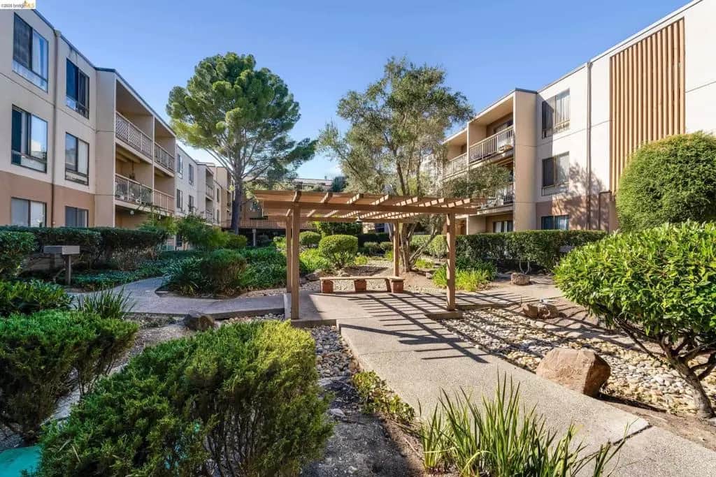 490 N Civic Dr 322, Walnut Creek, CA — listing photo 1