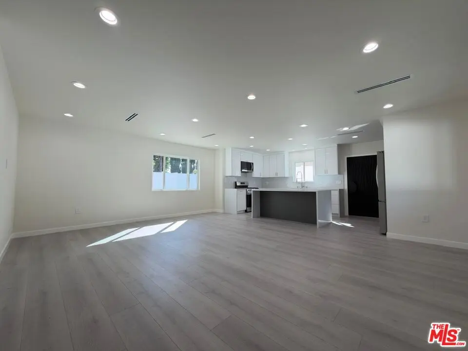 16632 Wyandotte Street, Van Nuys, CA — listing photo 1