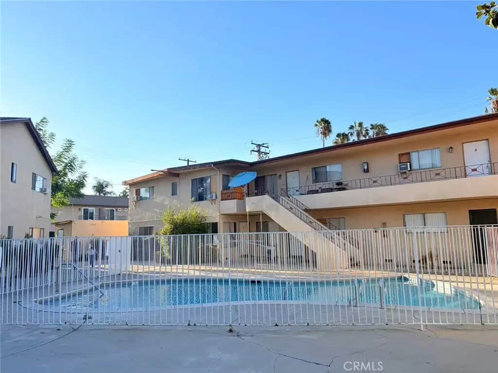 559 W Alpine St E, Upland, CA — listing photo 1