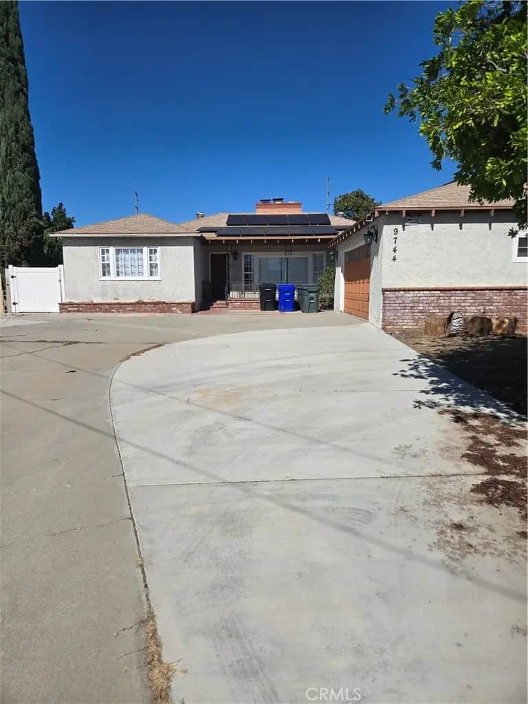 9744 Mango, Fontana, CA — listing photo 1