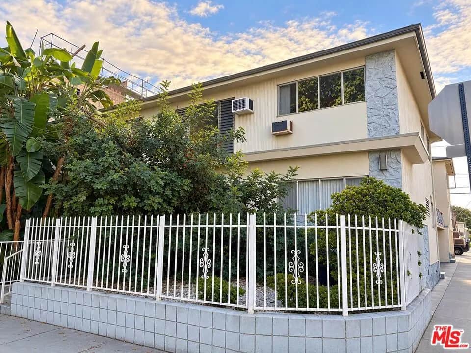 7704 Romaine Street 6, Los Angeles, CA — listing photo 1