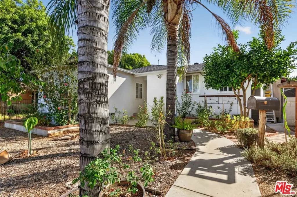 6644 Tampa Avenue, Reseda, CA — listing photo 1