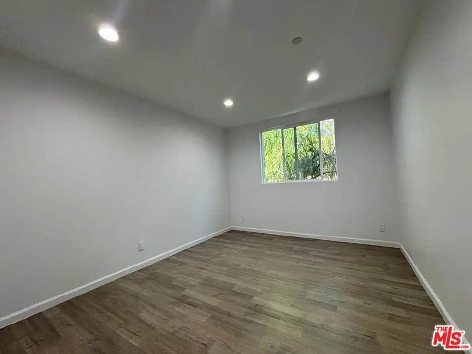 9965 Glencrest Circle, Burbank, CA — listing photo 1