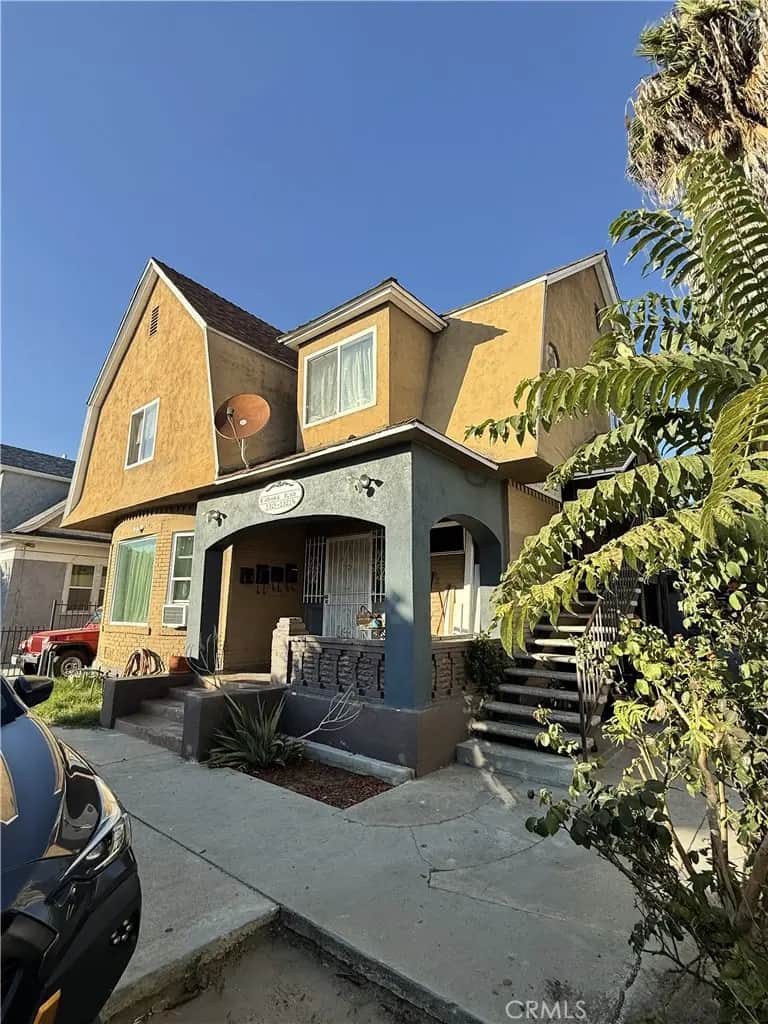 1321 E Adams, Los Angeles, CA — listing photo 1