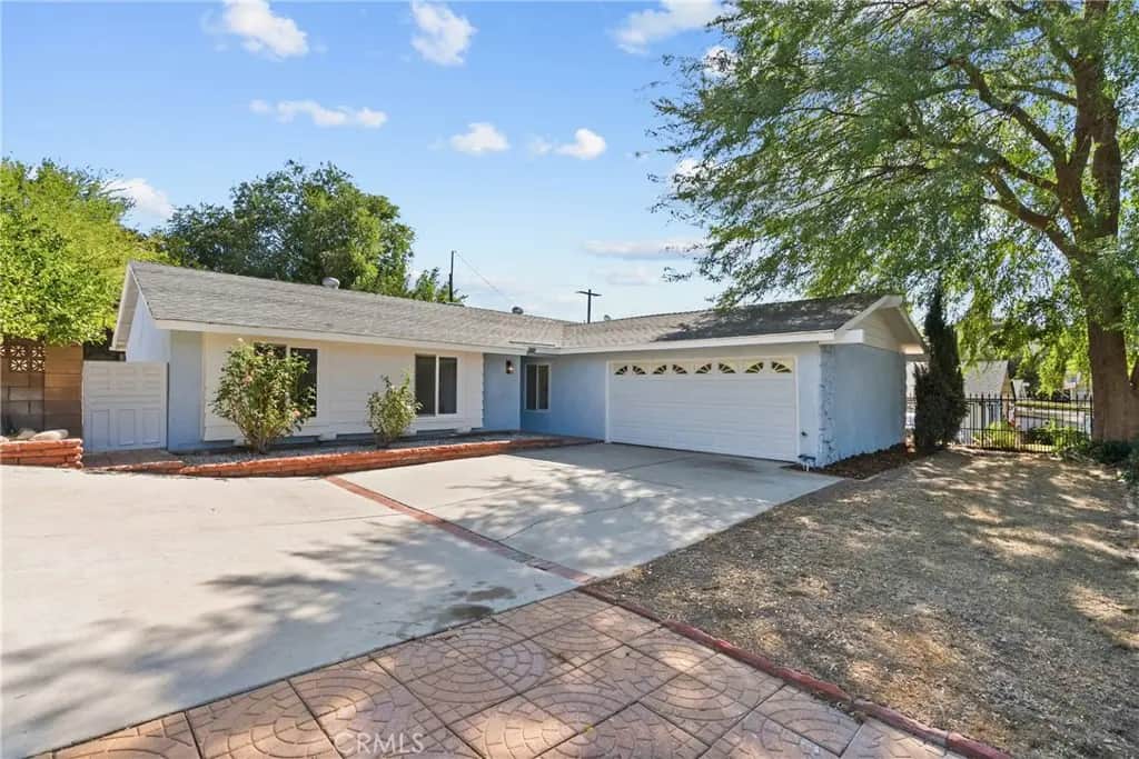 24716 Fain, Newhall, CA — listing photo 1