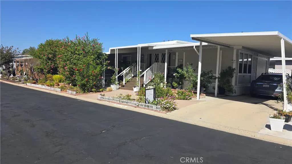 2457 Arapaho #131 Avenue, Thousand Oaks, CA — listing photo 1