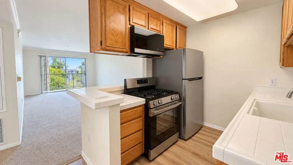 4501 Cedros Avenue 201, Sherman Oaks, CA — listing photo 1