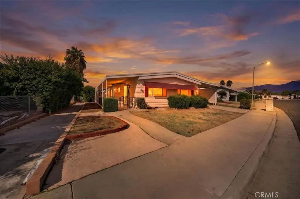 1650 Sonora, Hemet, CA — listing photo 1