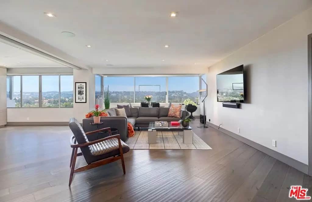 865 Comstock Avenue 16F, Los Angeles, CA — listing photo 1