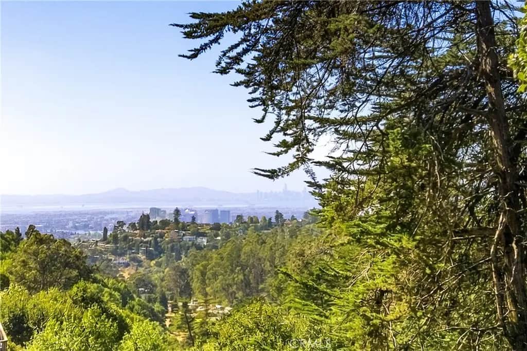 6090 Girvin Drive, Oakland, CA — listing photo 1