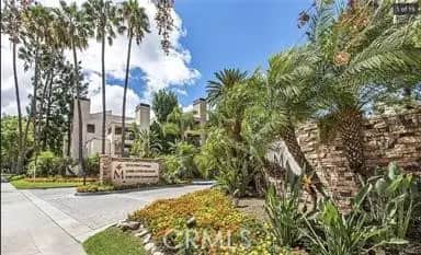 21450 Burbank 219, Woodland Hills, CA — listing photo 1