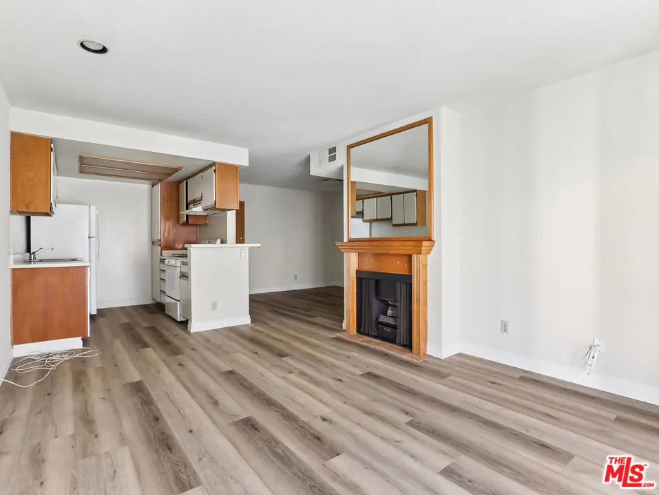 1519 N Martel Avenue 306, Los Angeles, CA — listing photo 1