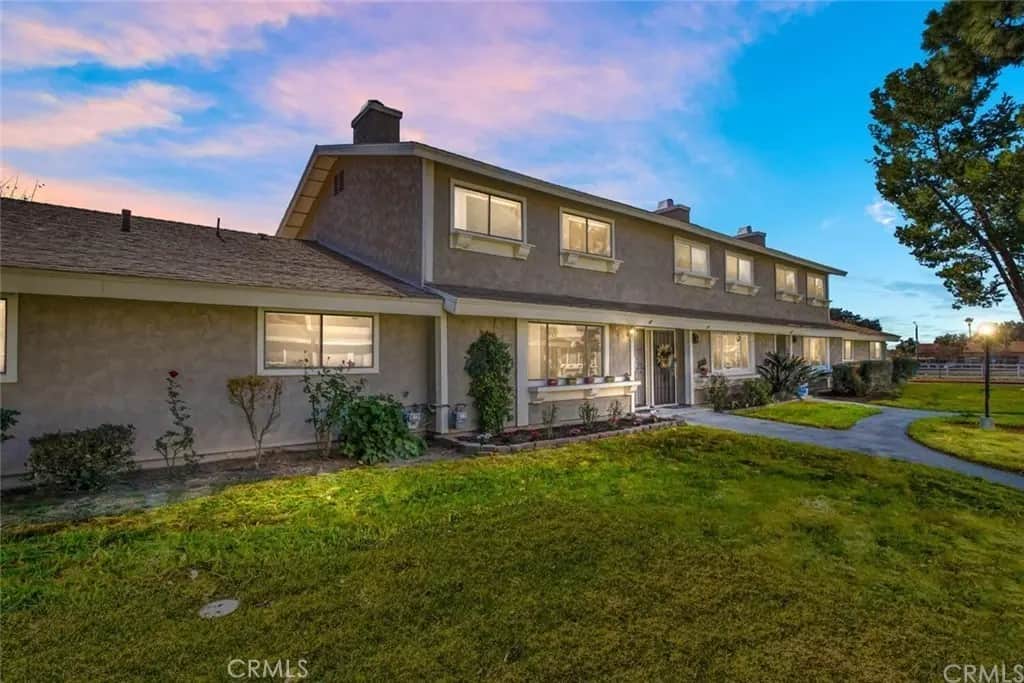 2061 W Redlands Boulevard 10B, Redlands, CA — listing photo 1