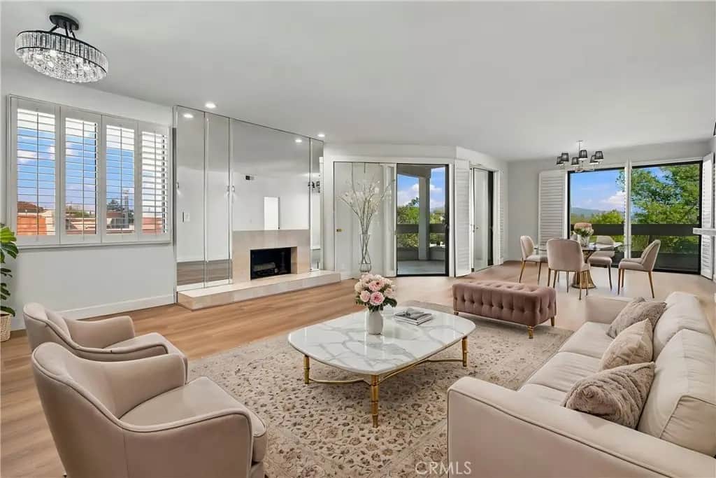 17140 Burbank 207, Encino, CA — listing photo 1