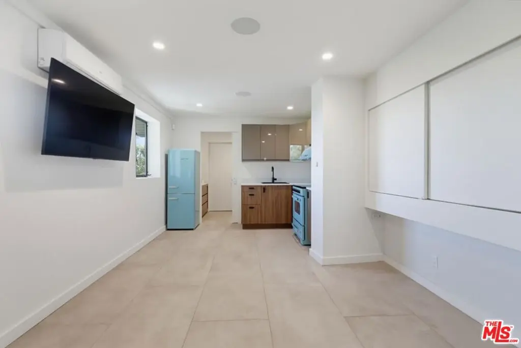 8718 St Ives Drive, West Hollywood, CA — listing photo 1
