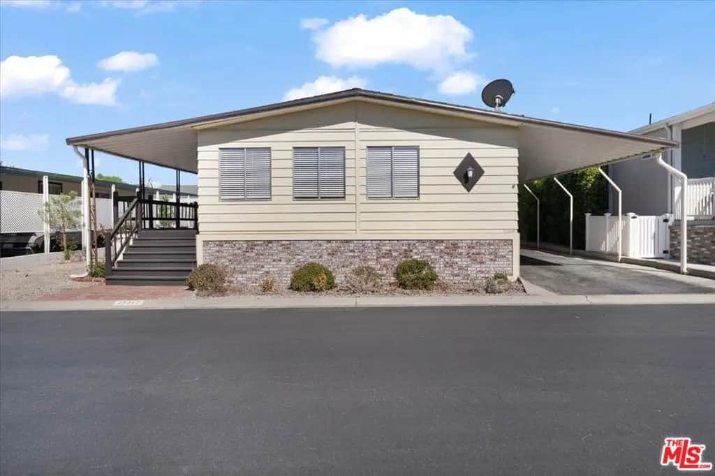 21317 Blue Curl Way 230, Canyon Country, CA — listing photo 1