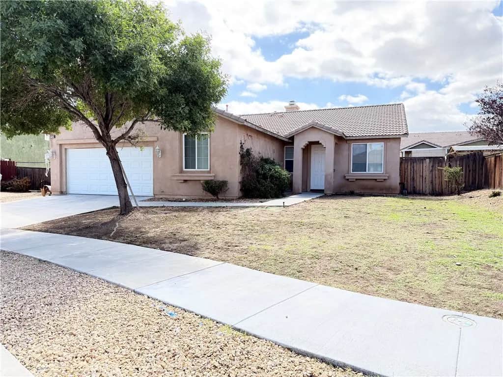 13275 Newport Street, Hesperia, CA — listing photo 1