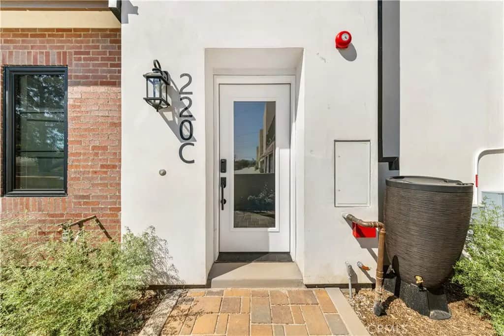 220 W Mission C, San Gabriel, CA — listing photo 1