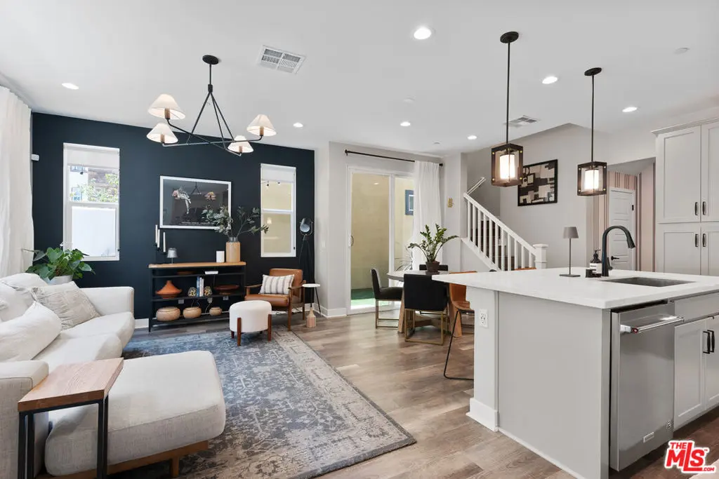 616 Daniel Freeman Circle, Inglewood, CA — listing photo 1