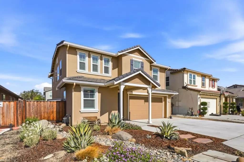 885 Fulton Way, Hollister, CA — listing photo 1