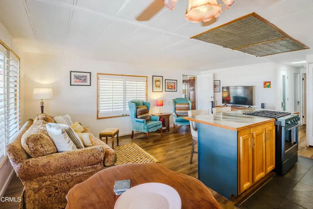 1150 Ventura Boulevard 16, Camarillo, CA — listing photo 1