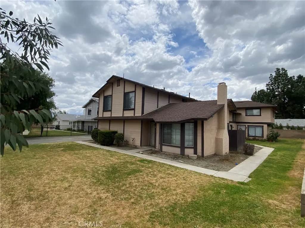121 Wiseman Way B, Upland, CA — listing photo 1