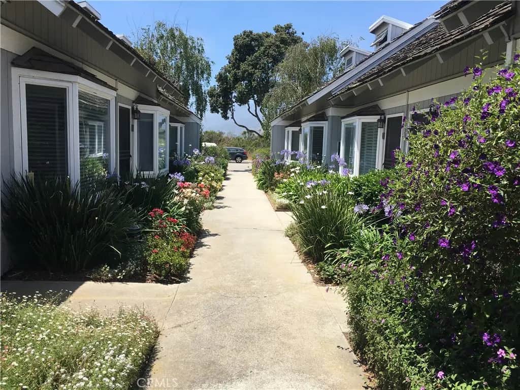 130 Ash 8, Carpinteria, CA — listing photo 1