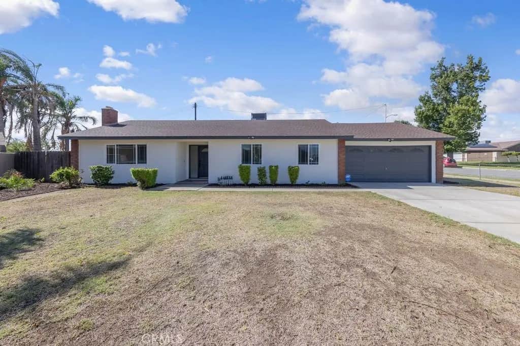 471 W Cromwell, Rialto, CA — listing photo 1