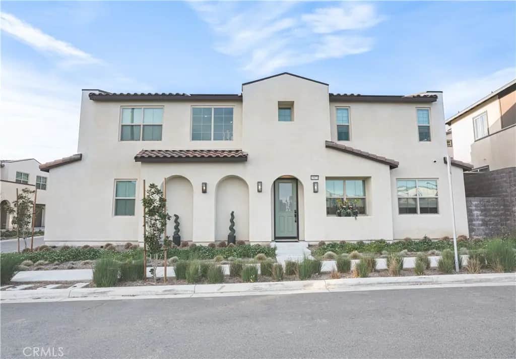 15874 Caterpillar, Fontana, CA — listing photo 1