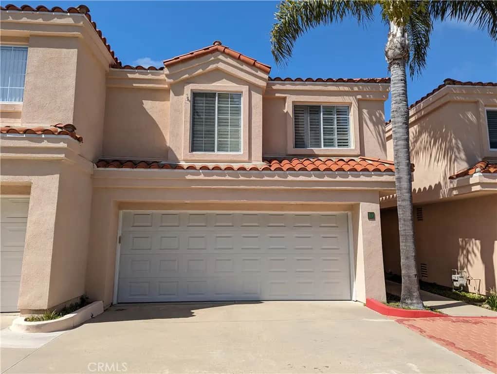 2164 Canyon Dr D, Costa Mesa, CA — listing photo 1