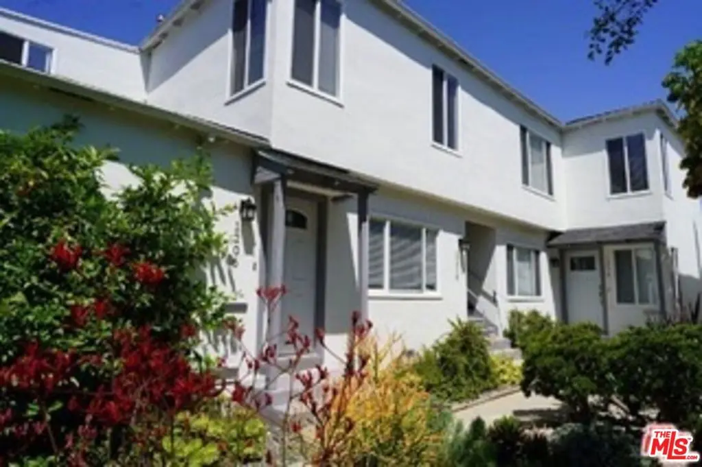 1210 S Cochran Avenue 1/2, Los Angeles, CA — listing photo 1