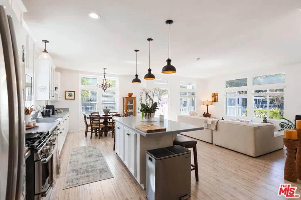 6 Sherwood Drive, Westlake Village, CA — listing photo 1