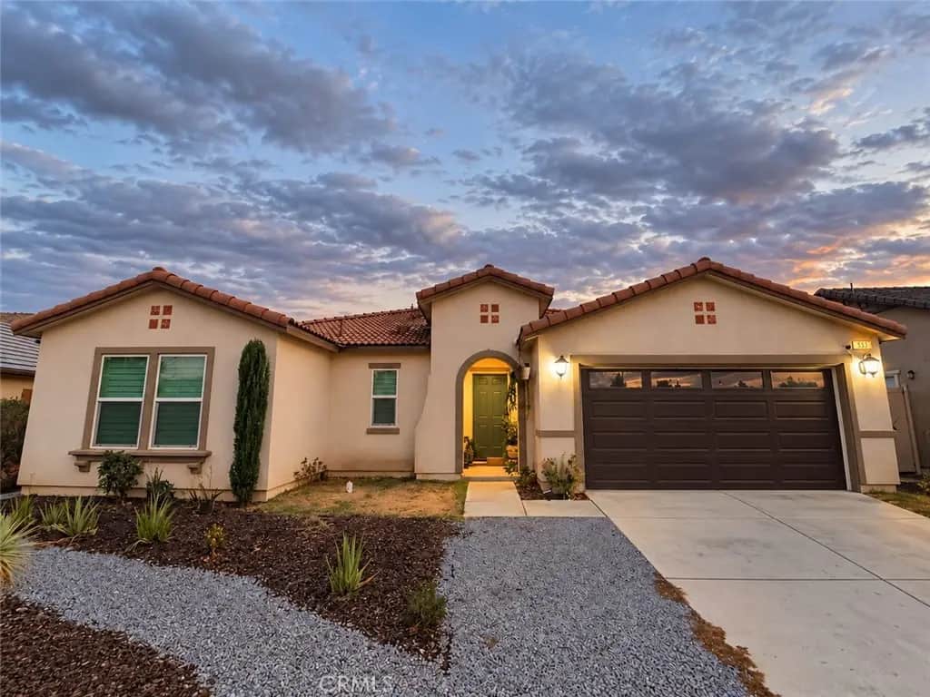 553 Hedgewood, Hemet, CA — listing photo 1