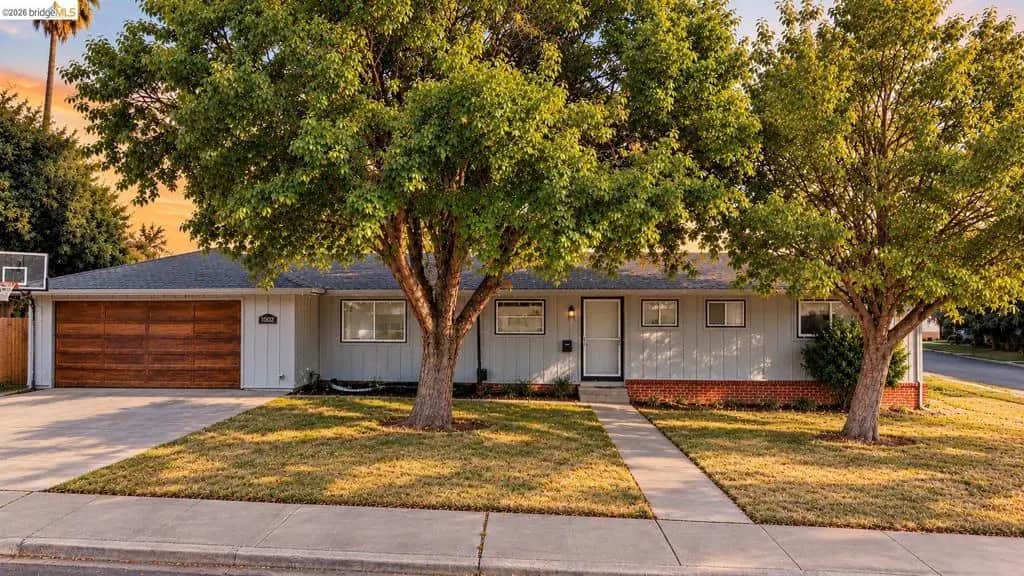 1002 Hillside Ter, Rio Vista, CA — listing photo 1
