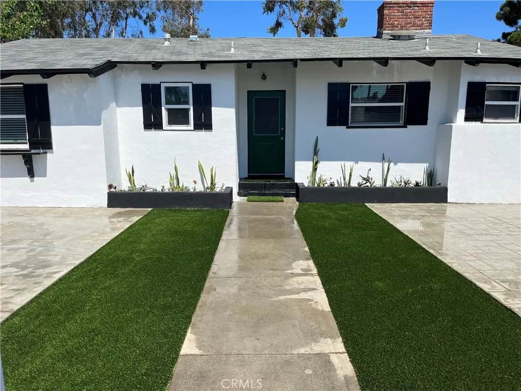 5061 Warner Avenue C, Huntington Beach, CA — listing photo 1