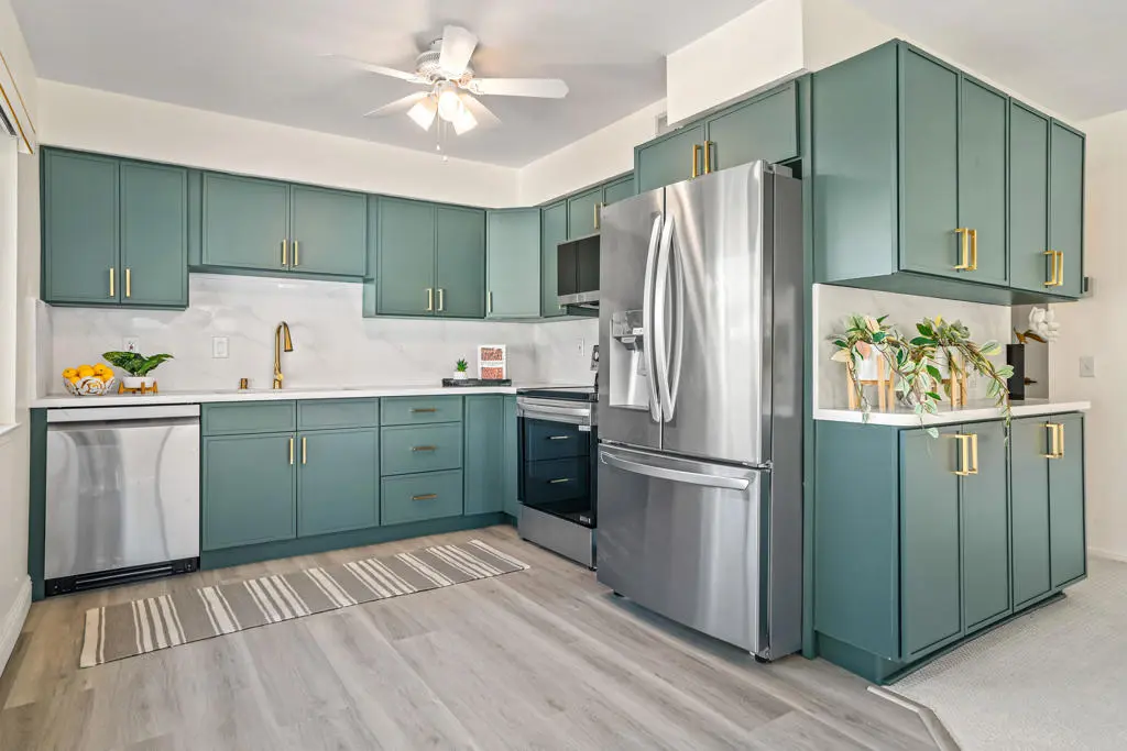 6175 Montecito Drive 8, Palm Springs, CA — listing photo 1