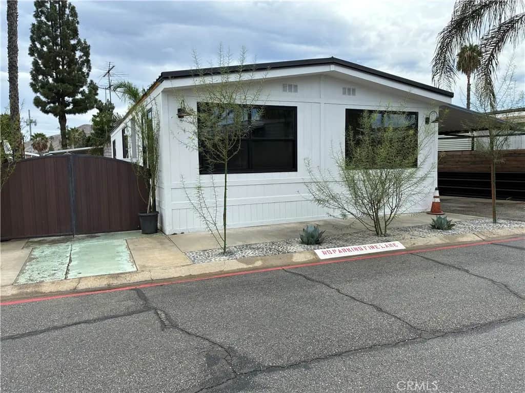 3883 Buchanan 103, Riverside, CA — listing photo 1