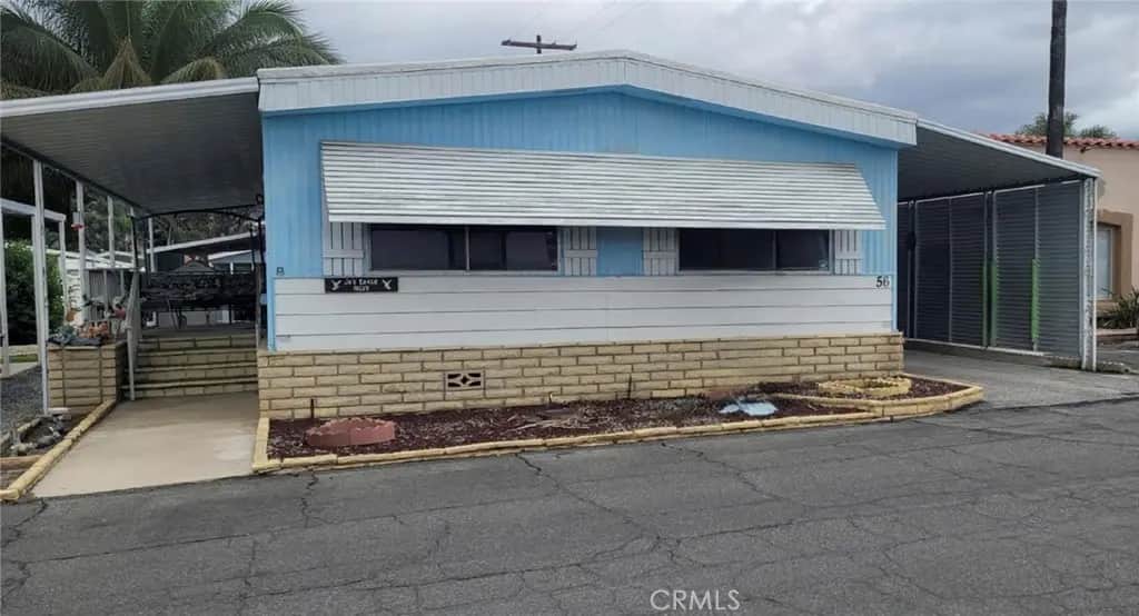 880 N Lake Street 56, Hemet, CA — listing photo 1