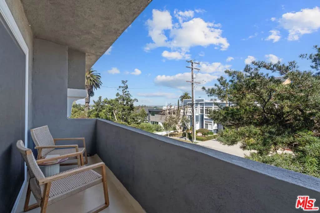 423 Pier Avenue 4, Santa Monica, CA — listing photo 1