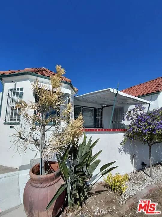 1851 S Cloverdale Avenue, Los Angeles, CA — listing photo 1