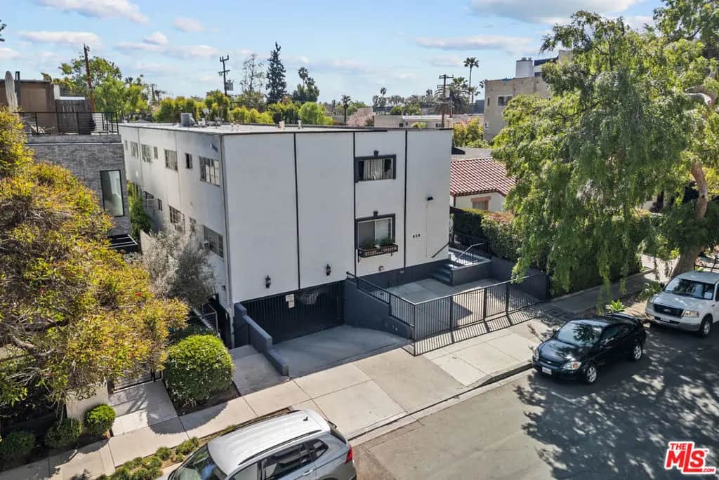 628 HUNTLEY Drive 6, West Hollywood, CA — listing photo 1