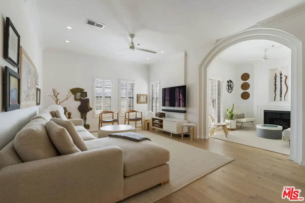 12603 Moorpark Street 306, Studio City, CA — listing photo 1