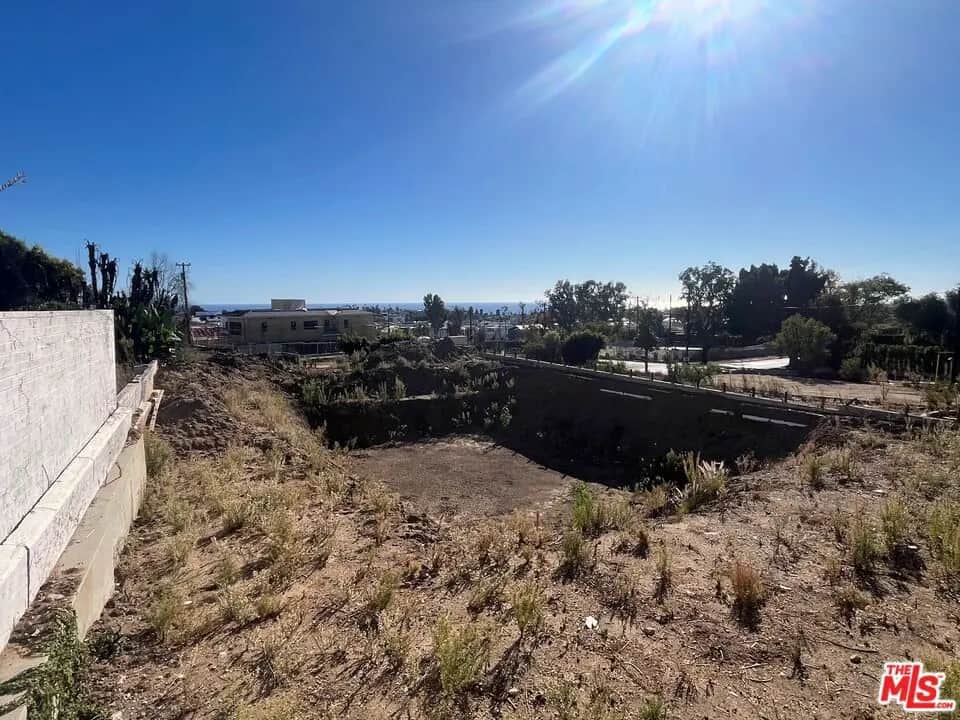 14915 Bestor Boulevard, Pacific Palisades, CA — listing photo 1