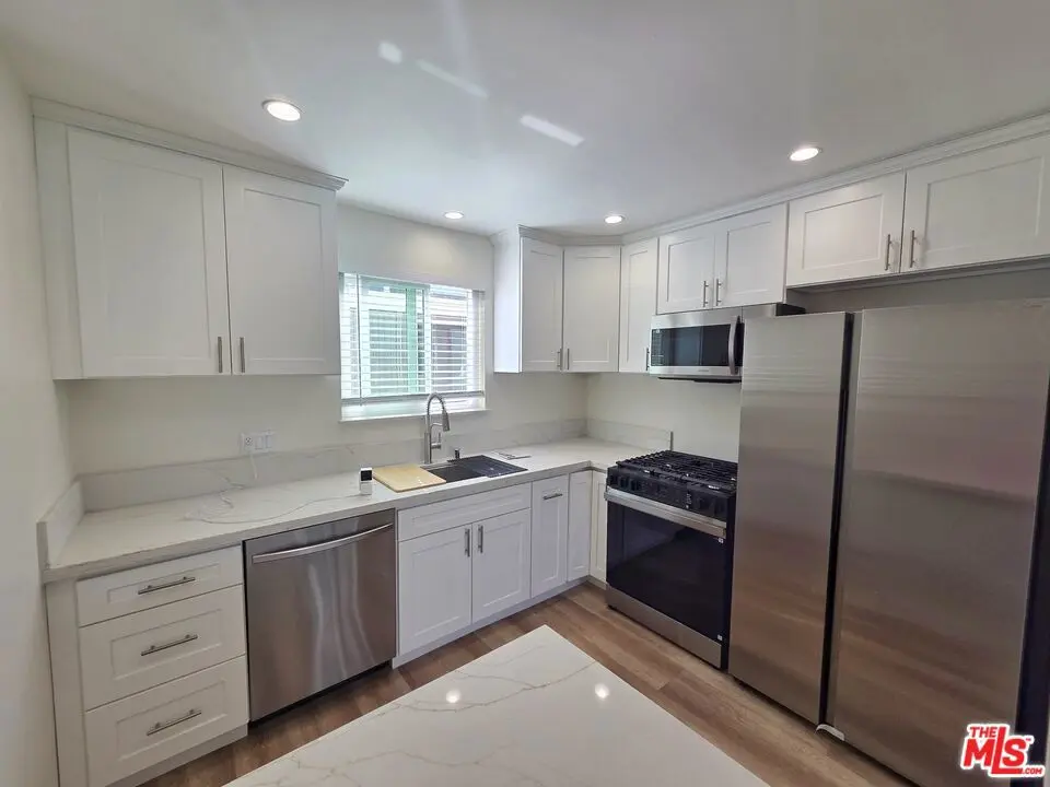 1419 Stanford St D, Santa Monica, CA — listing photo 1
