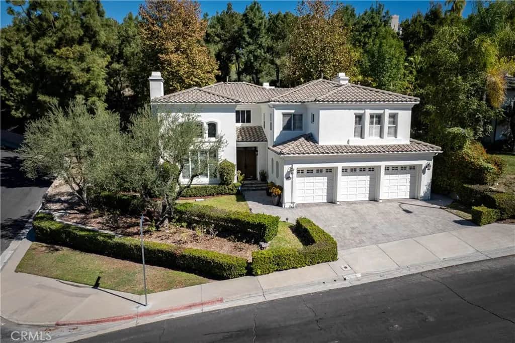 24255 Hillhurst, West Hills, CA — listing photo 1