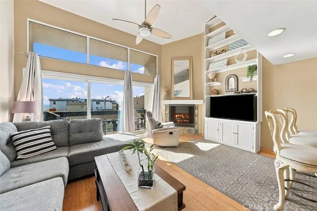 320 Hermosa, Hermosa Beach, CA — listing photo 1