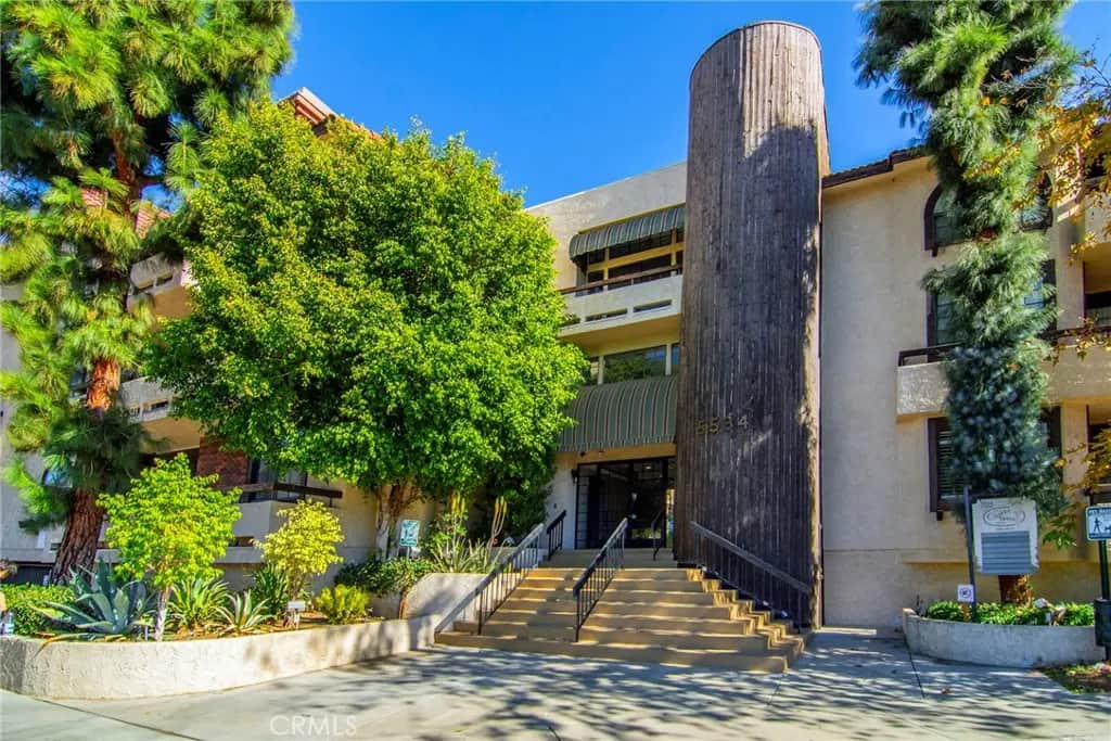 5534 Encino Avenue 202, Encino, CA — listing photo 1
